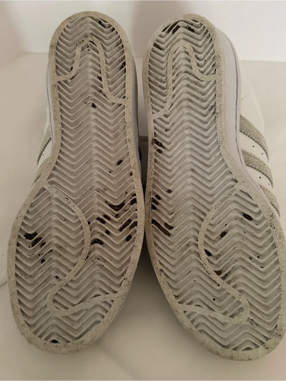 Adidas youth size 5.5 Superstar White Casual Lace-Up Sneakers